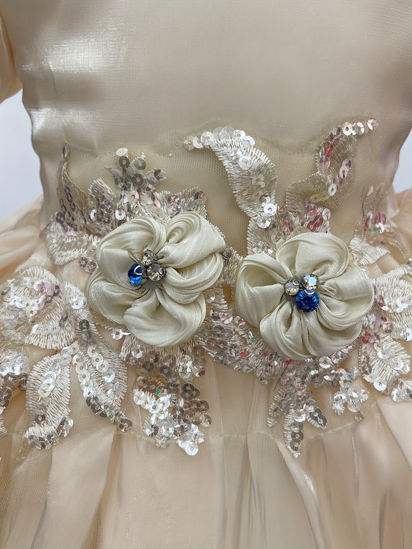 New bubble sleeved baby girl dress with handmade beading highlights nobility and elegance, suitable for birthday parties, beauty pageants, children's dances, important festivals, annual dresses, violin and piano host costumes