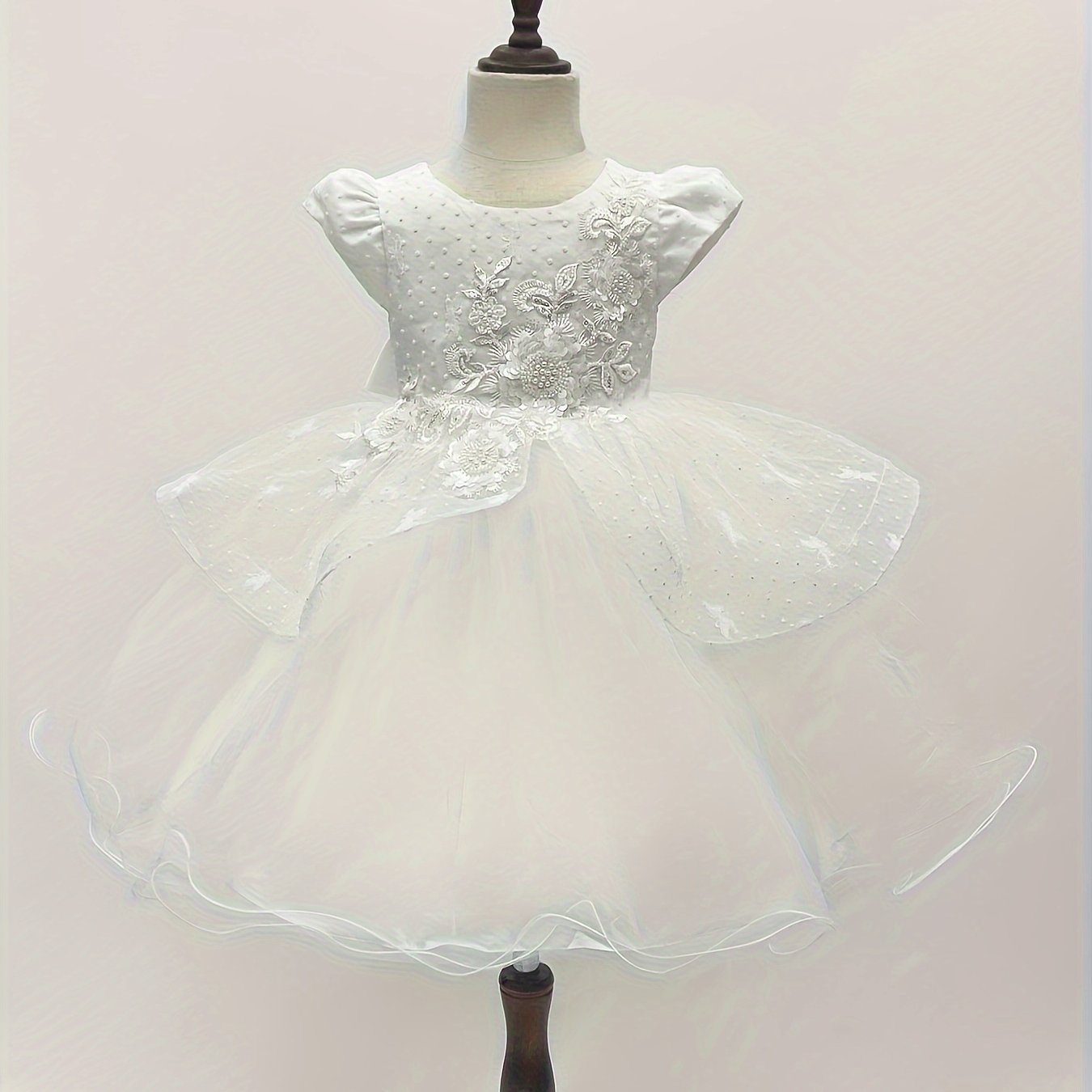 Heavy Handmade Multiple Wedding Dresses - Elegant Princess Embroidered Artificial Studded Dance Dress for Bridesmaids, Weddings, Beauty Pageants, and Communion - Reflecting Nobility and Elegance with Delicate Skirt Hem