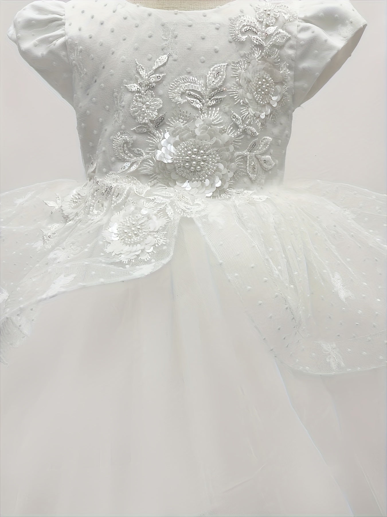 Heavy Handmade Multiple Wedding Dresses - Elegant Princess Embroidered Artificial Studded Dance Dress for Bridesmaids, Weddings, Beauty Pageants, and Communion - Reflecting Nobility and Elegance with Delicate Skirt Hem