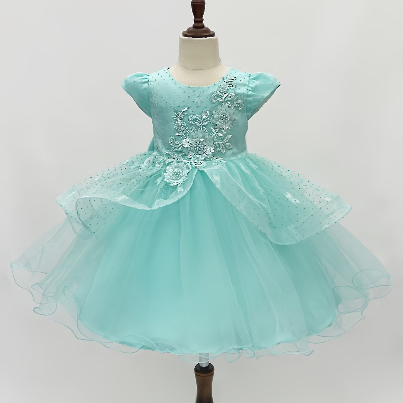 Heavy Handmade Multiple Wedding Dresses - Elegant Princess Embroidered Artificial Studded Dance Dress for Bridesmaids, Weddings, Beauty Pageants, and Communion - Reflecting Nobility and Elegance with Delicate Skirt Hem